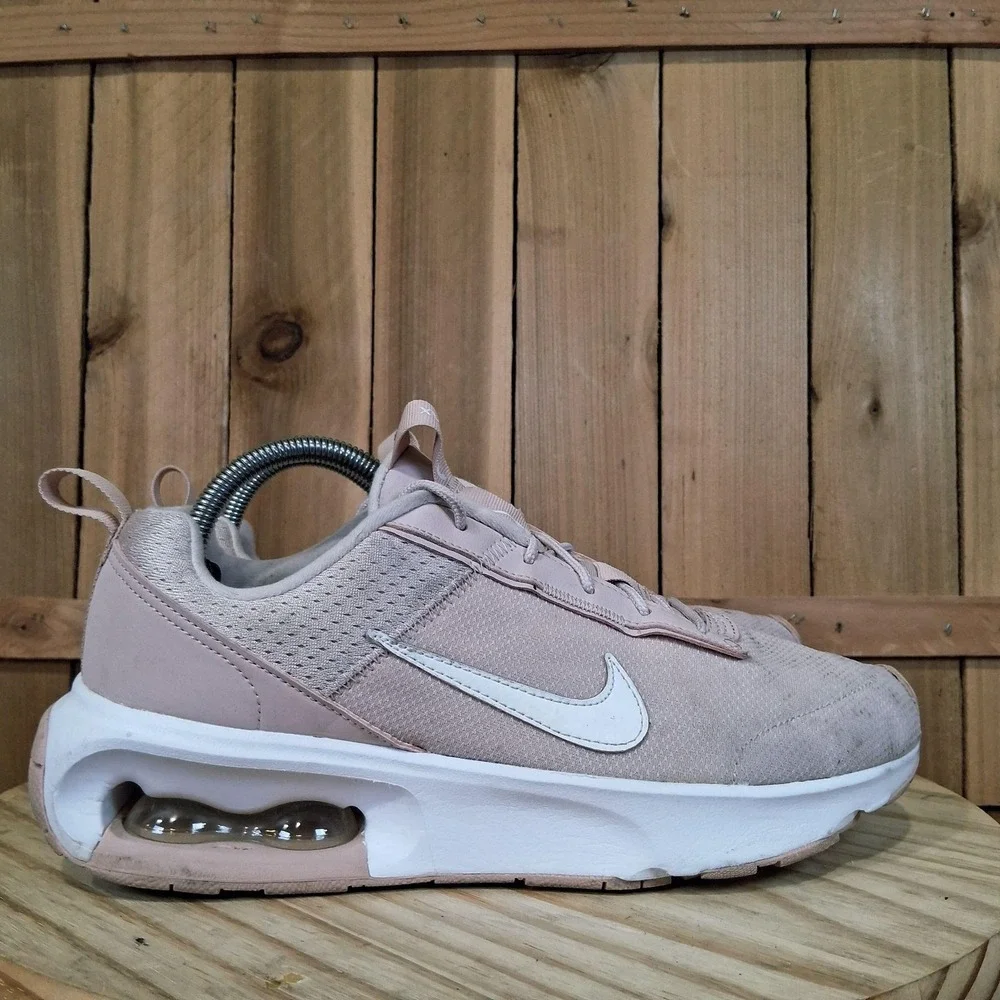 Nike Air Max INTRLK‎ Lite Shoes Womens 9.5 Pink Mesh Running Sneakers DV5695-600